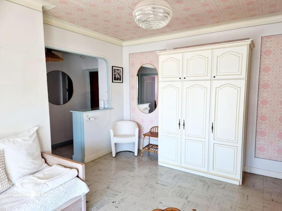 Cozy Studio, Sea View, Old Town, Near Beaches Antibes Exterior photo