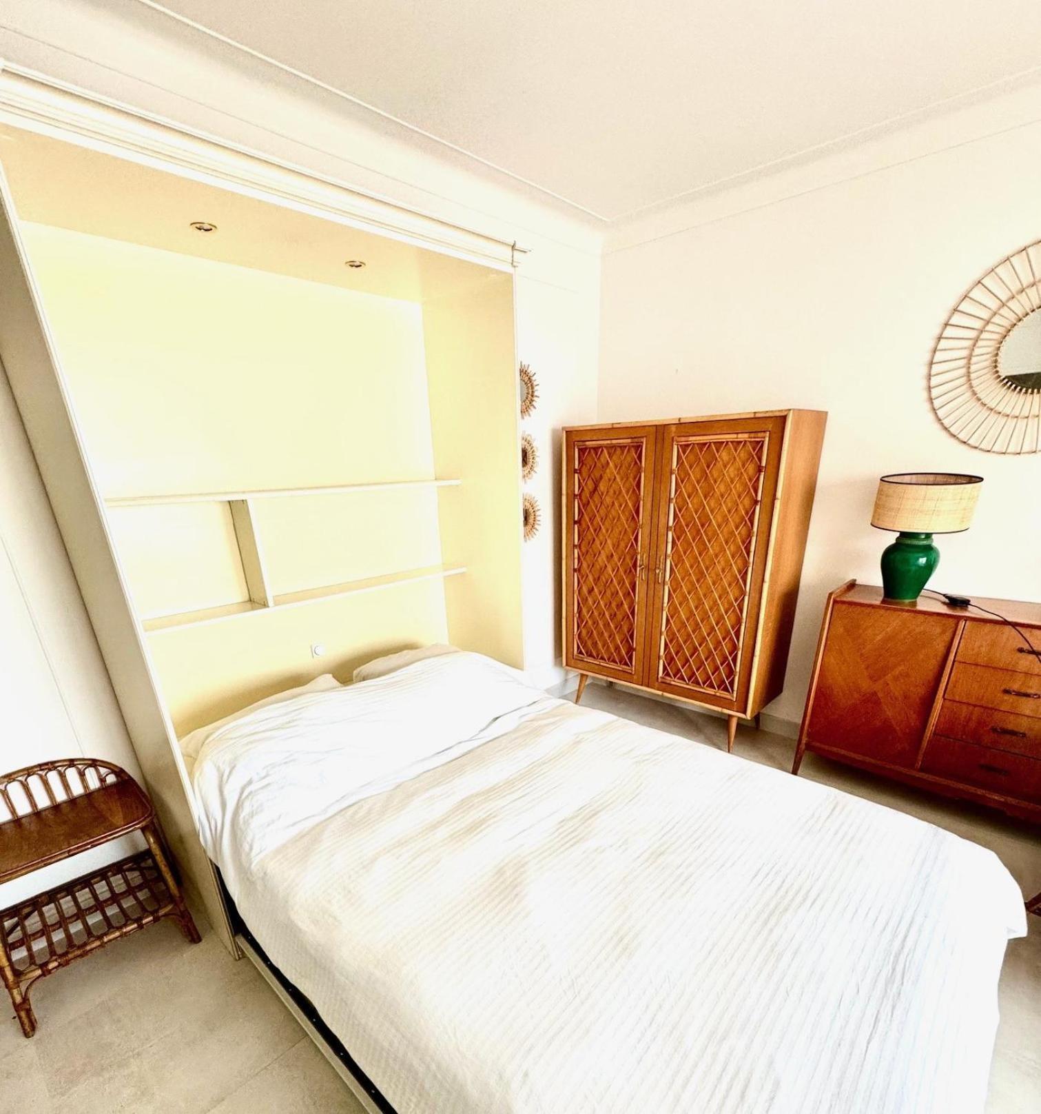 Cozy Studio, Sea View, Old Town, Near Beaches Antibes Exterior photo